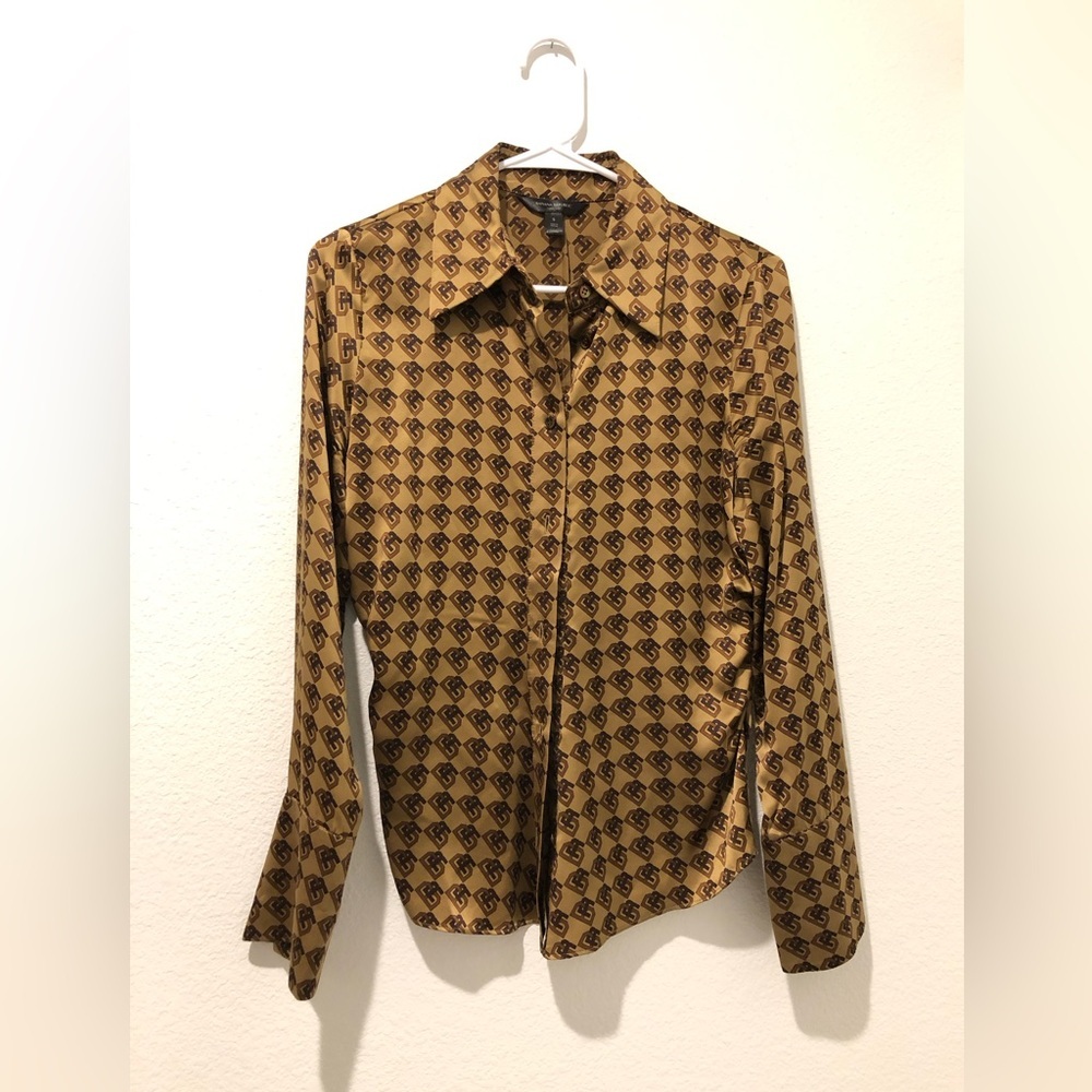 Banana Republic 100% Silk monogram darted button up 60s cut size small